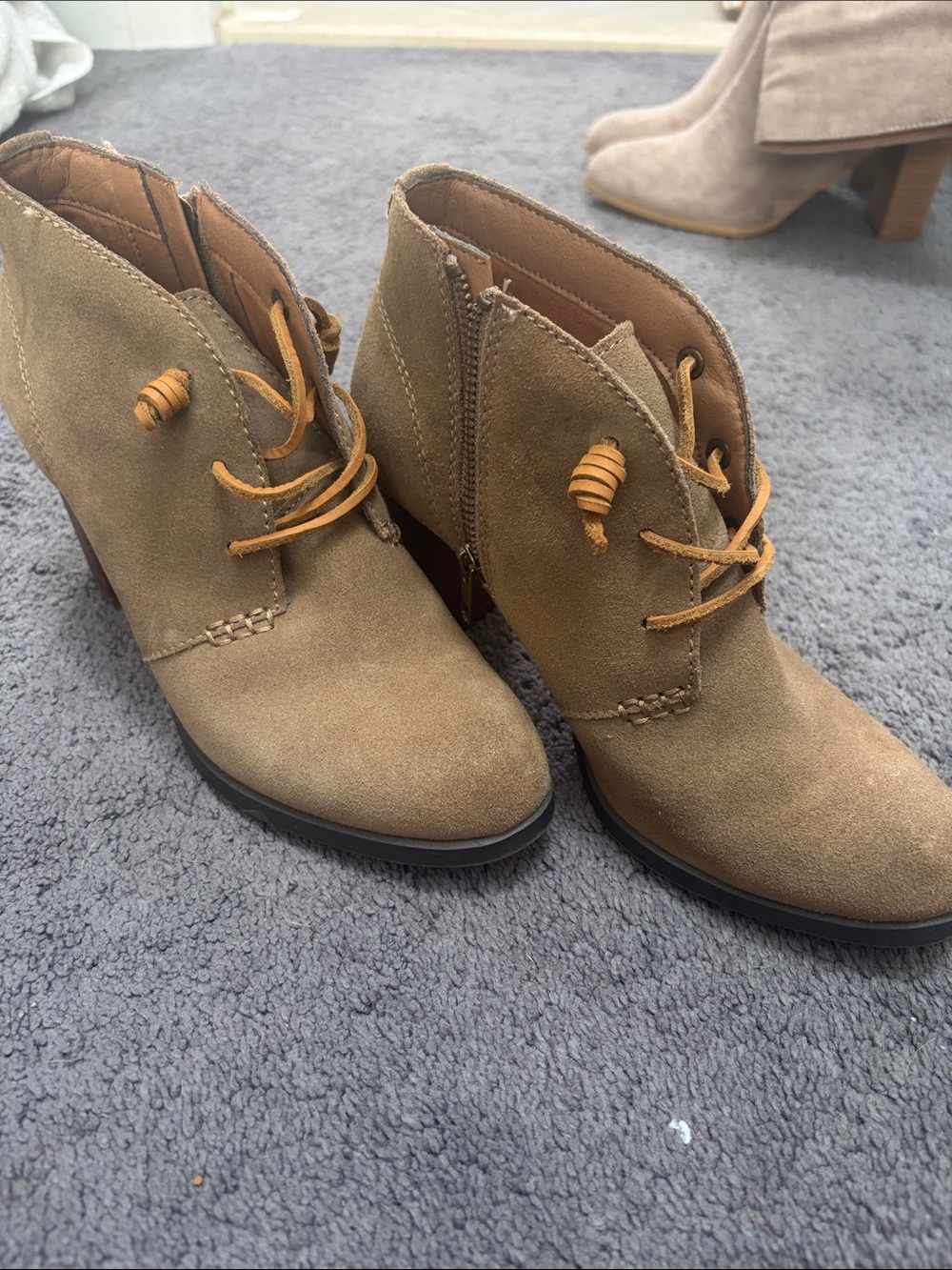 SPERRY Lace-Up Ankle Boots in Taupe